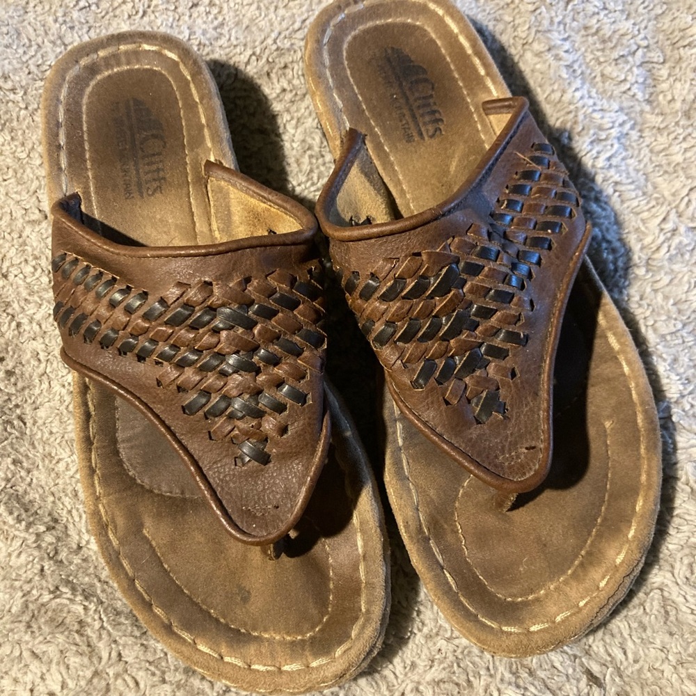 Cliffs by White Mountain Sandals